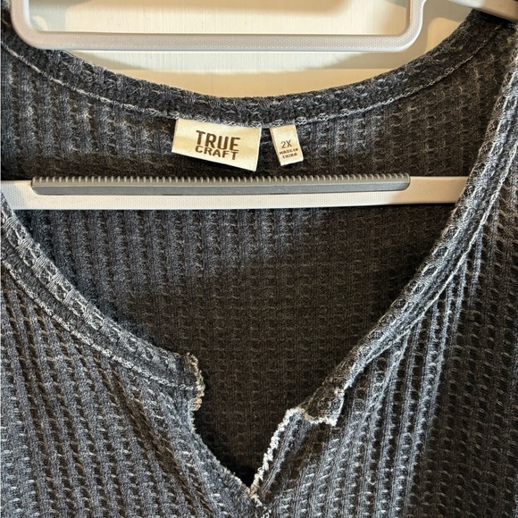 True Craft 2X long sleeve faded fringe tunic, plus size - Picture 2 of 5